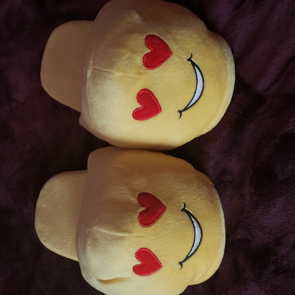 Emoji adult slippers size large